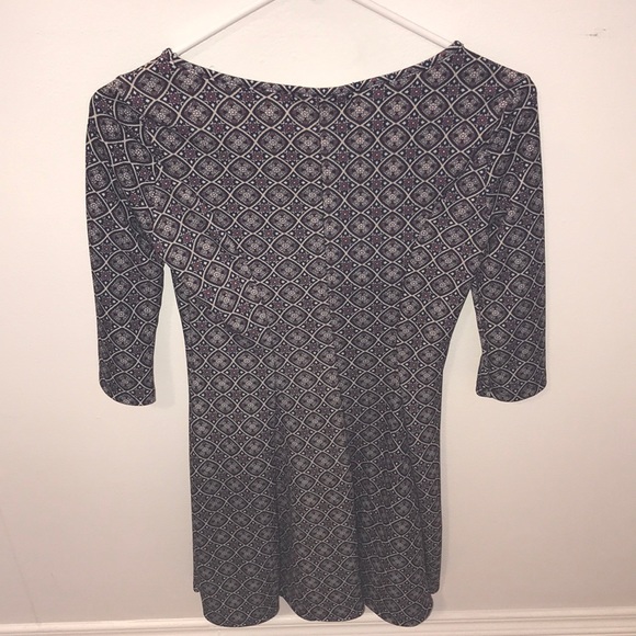 Selling size XS long sleeve dress. Worn one time. - Picture 2 of 3